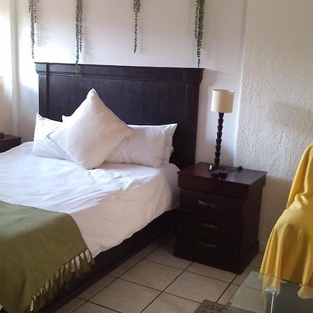 Self-Catering 1Bedr Cottage In Sandton With Free Wifi Johannesburg Bagian luar foto