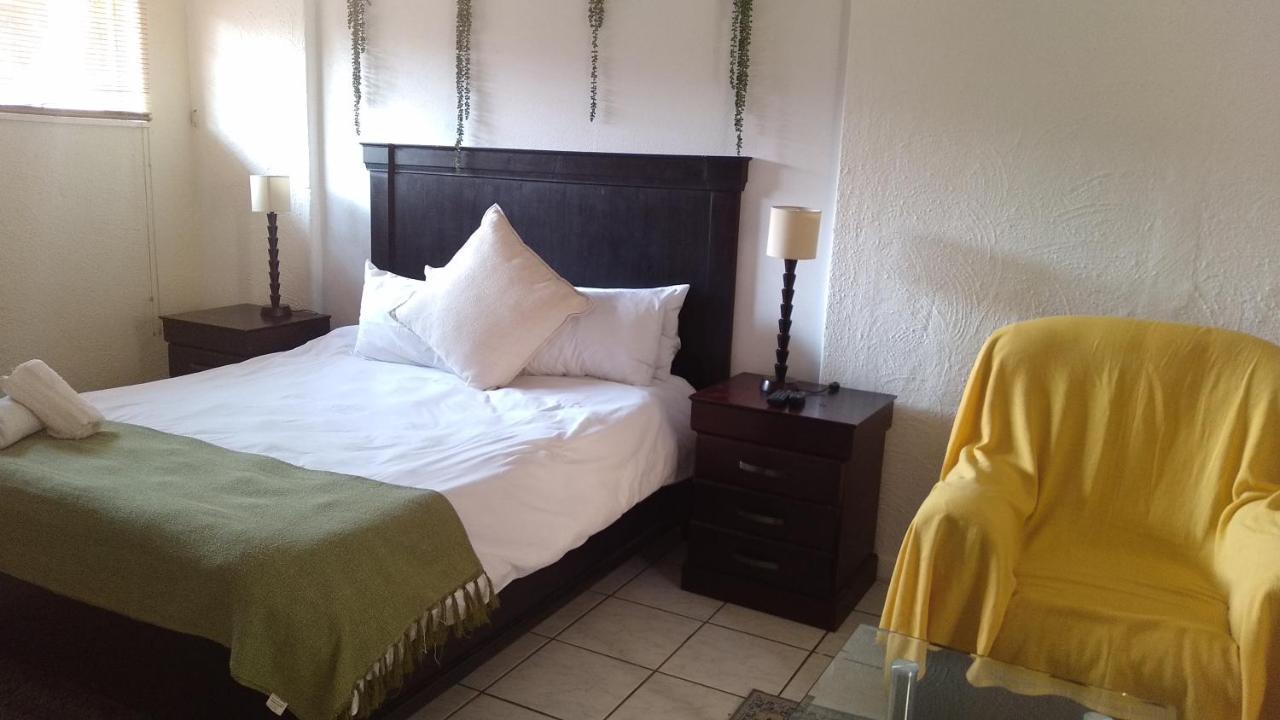 Self-Catering 1Bedr Cottage In Sandton With Free Wifi Johannesburg Bagian luar foto